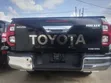 Toyota Hilux 2023 Nyeusi - 5