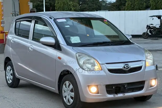 Daihatsu Mira 2010 Nyeupe - 1