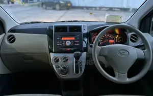 Daihatsu Mira 2010 Nyeupe