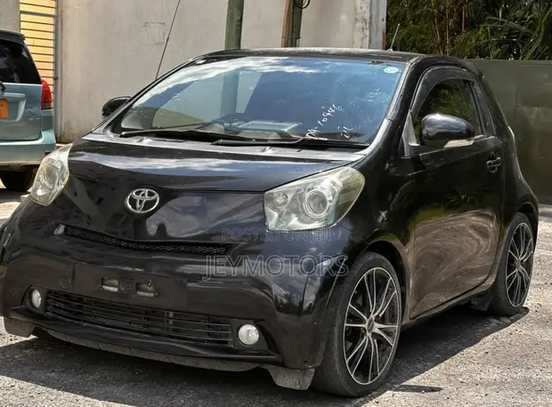 Toyota iQ 2010 Black - 1