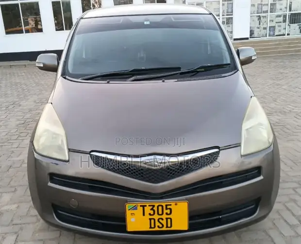 Toyota Ractis 2005 Nyeupe - 1