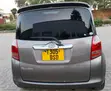 Toyota Ractis 2005 Nyeupe - 2