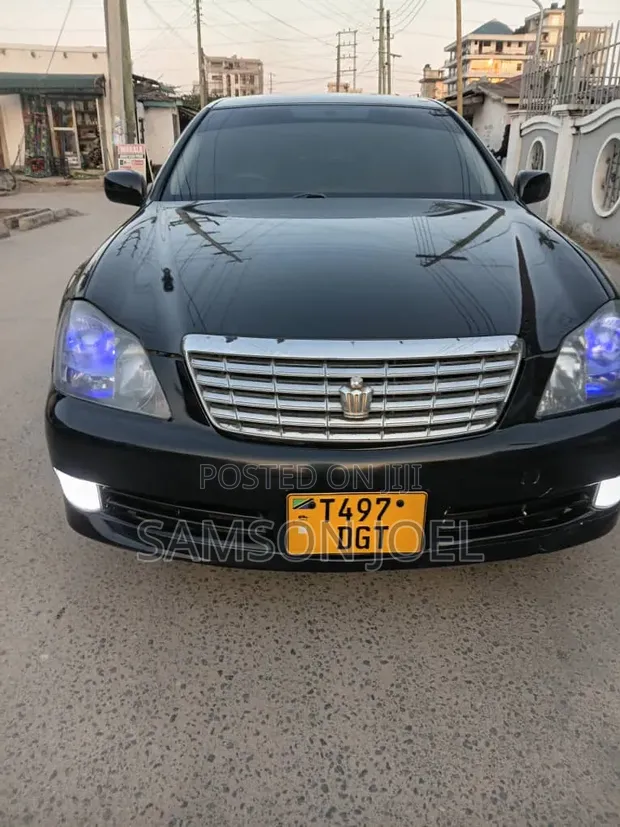 Toyota Crown Royal 2006 Black - 1