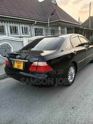 Toyota Crown Royal 2006 Nyeusi