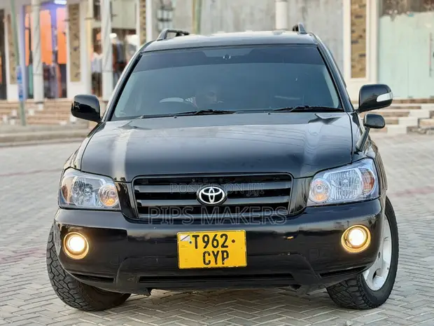 Toyota Kluger 2004 Nyeusi - 1