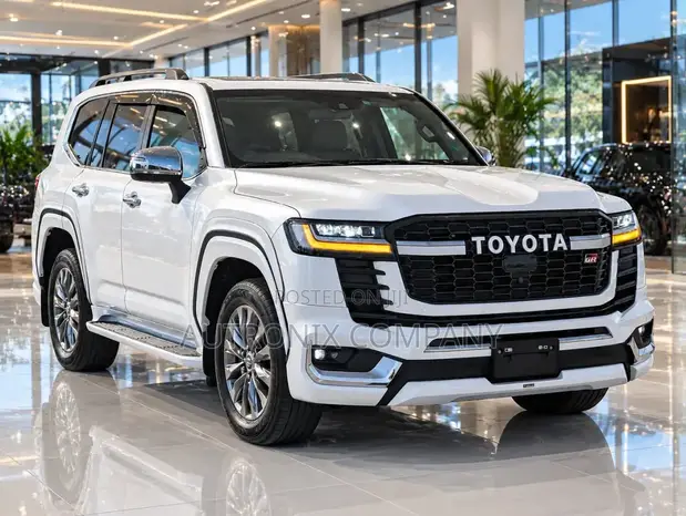 Toyota Land Cruiser LC300 2024 - White - 1