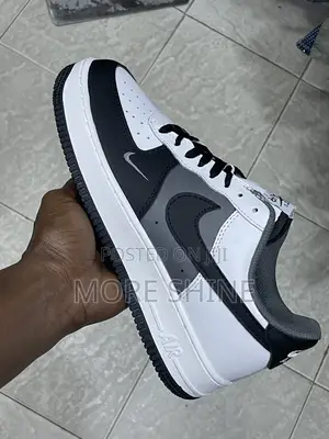 Nike Air Force 1 Sneakers