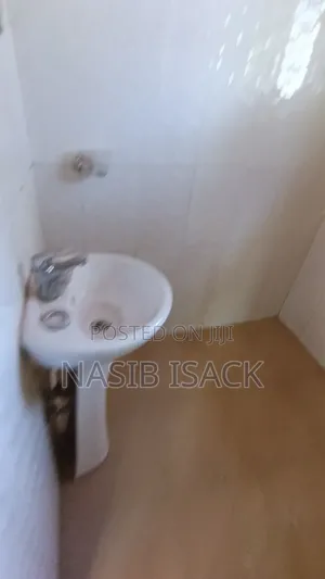Nyumba ya Vyumba 3 vya Kulala na Samani kwa Uuzaji Buswelu, Mwanza