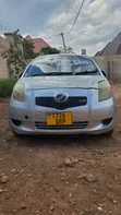 Toyota Vitz 2004 Silver - 2