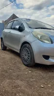 Toyota Vitz 2004 Silver - 4