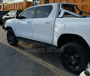 Toyota Hilux Double Cabin 4x4 2023