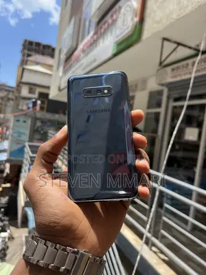Samsung Galaxy S10e 256GB Blue