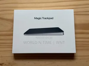 Apple Magic Trackpad USB-C Nyeupe / Nyeusi