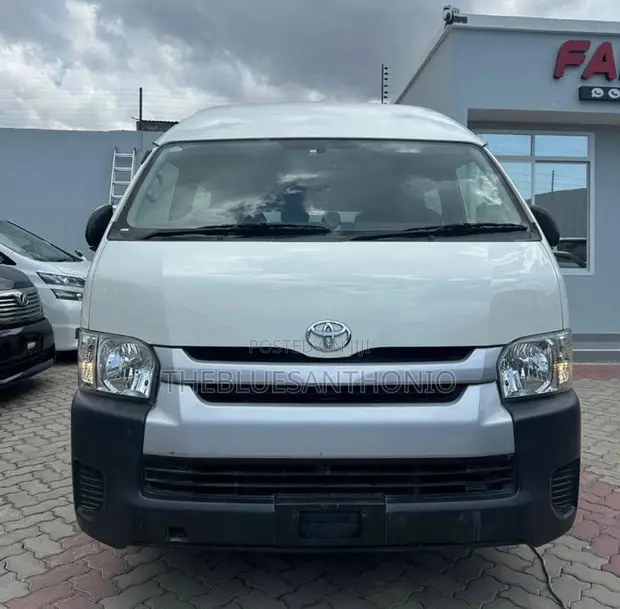 Toyota HiAce High Top 2015 - 1