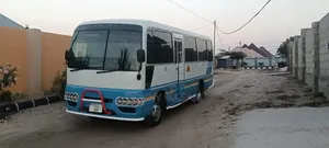 Nissan Civilian 2003 Nyeupe