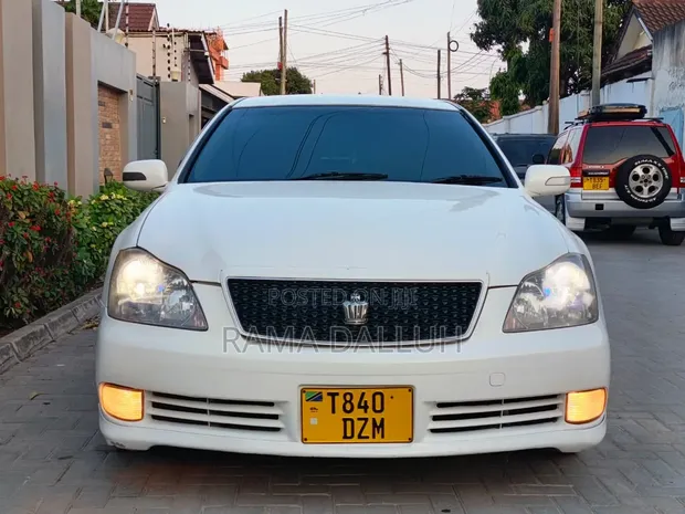 Toyota Crown Athlete 2004 - 1
