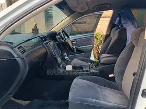 Toyota Crown Athlete 2004