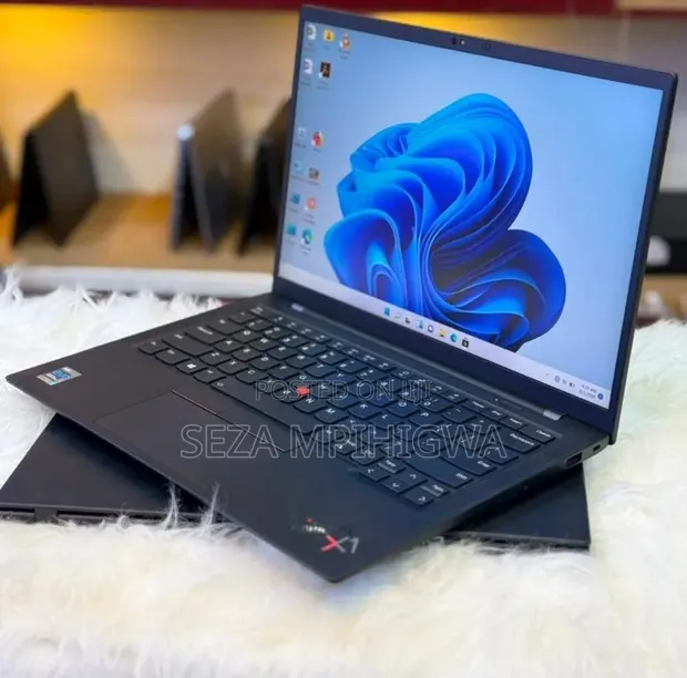 Lenovo ThinkPad X1 Carbon Gen 9 Laptop - 1