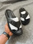 Sandals Mpya Kabisa - 3