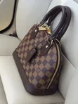Mkoba wa Louis Vuitton wa Kawaida - 4