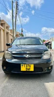 Toyota IST 2006 Nyeusi - 1