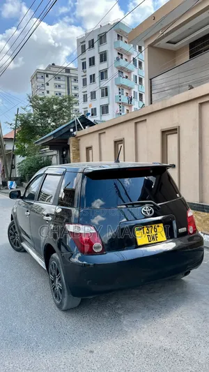 Toyota IST 2006 Nyeusi
