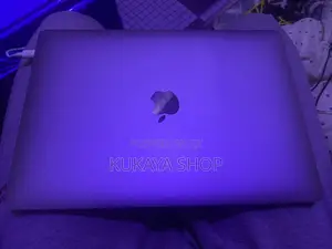 Apple MacBook Air 2020 M1 8GB RAM 256GB SSD (Kioo Kimepasuka)