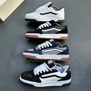 Vans Mpya za Nguo za Mkusanyiko