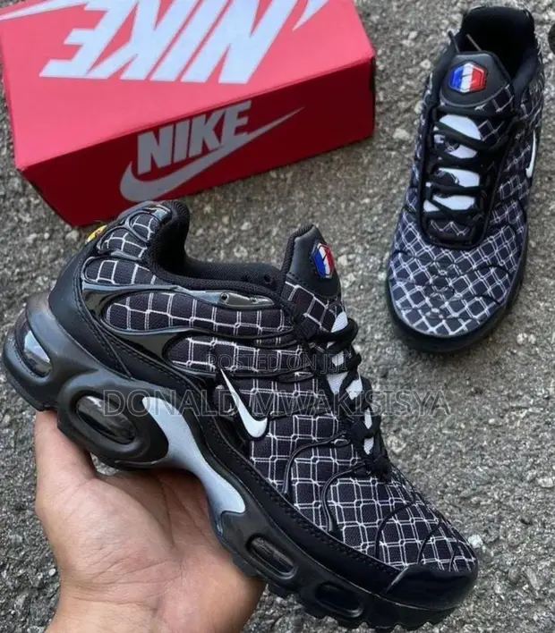 Nike Trail Premium Sneakers - 1