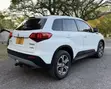 Suzuki Vitara 2015 Nyeupe - 5