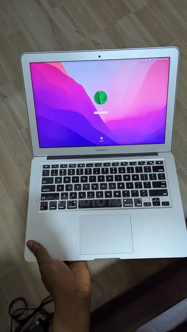 Apple MacBook Air 2017 8GB RAM, Intel Core i7, 500GB SSD - 1
