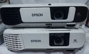 Projector za Epson 3LCD Zilizotumika