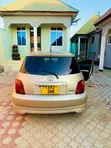 Toyota IST 2004 Dhahabu - 2