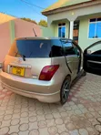 Toyota IST 2004 Dhahabu - 3