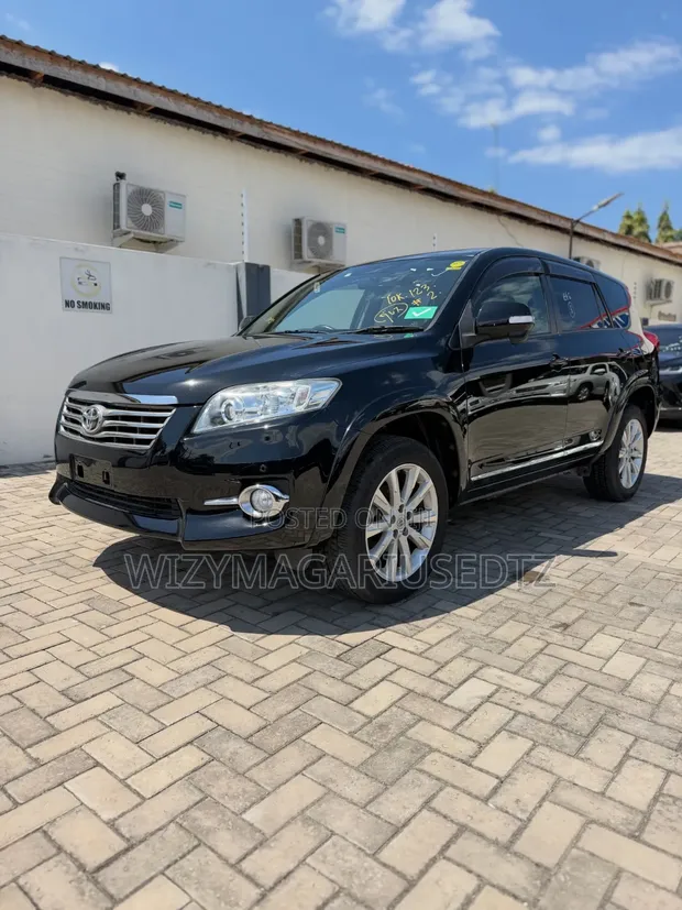 Toyota Vanguard 2010 Nyeusi Seats 7 Haijisajili - 1