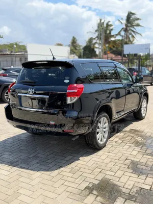 Toyota Vanguard 2010 Nyeusi Seats 7 Haijisajili