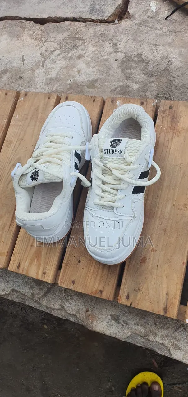 Viat Vya White Casual - Vilivyotumika - 1