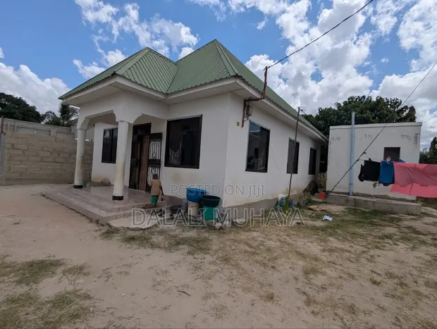 6-Bedroom House for Sale in Kichangani, Pugu - 1