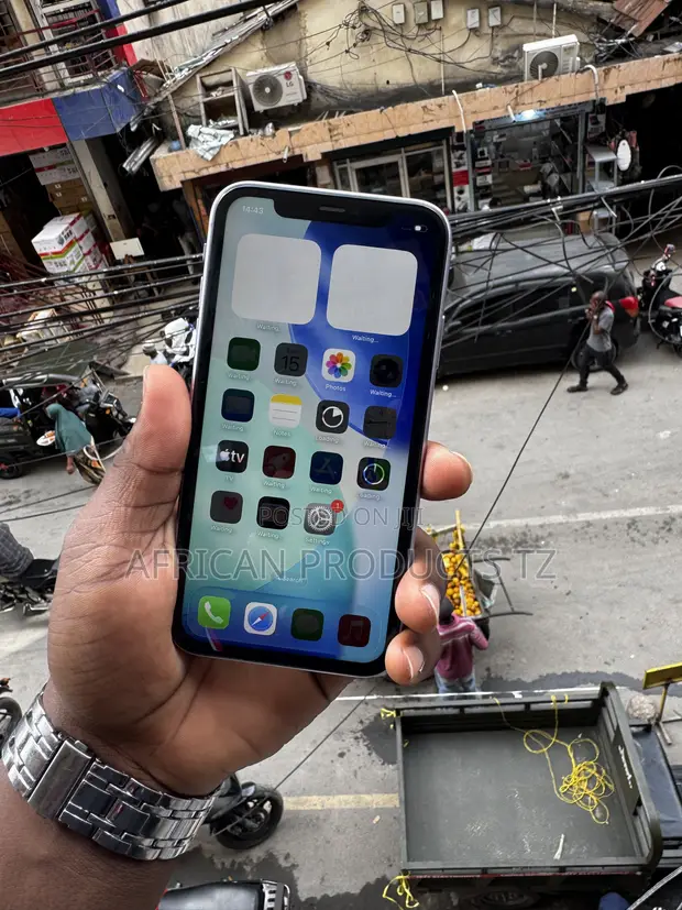 Apple iPhone 11 64GB Green - 1