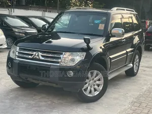 Mitsubishi Pajero 2009 Nyeusi