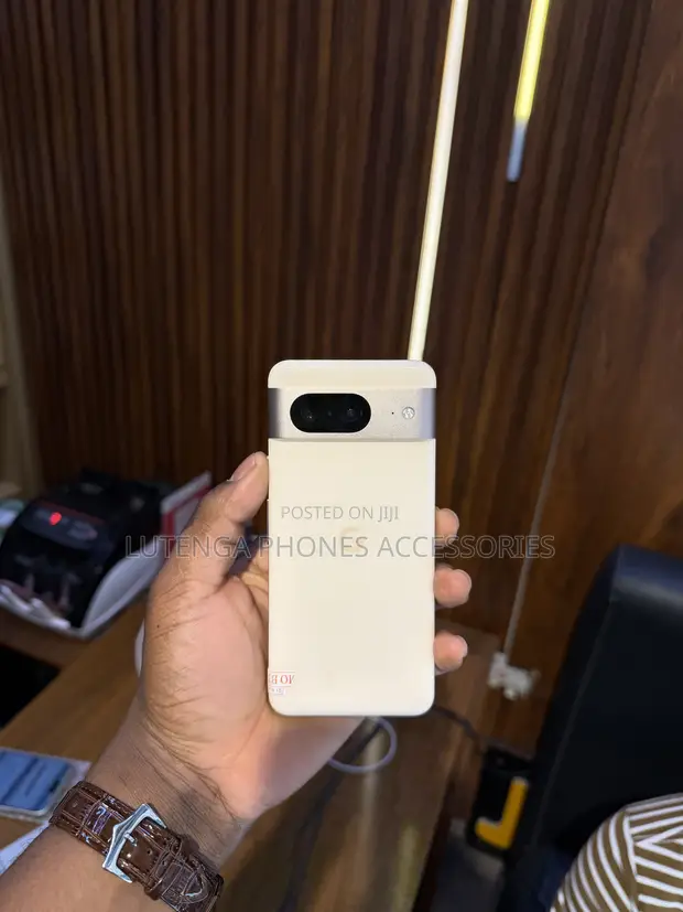 Google Pixel 8 128GB Gold - 1