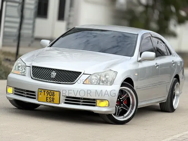 Toyota Crown Royale 2005 Silver - 1