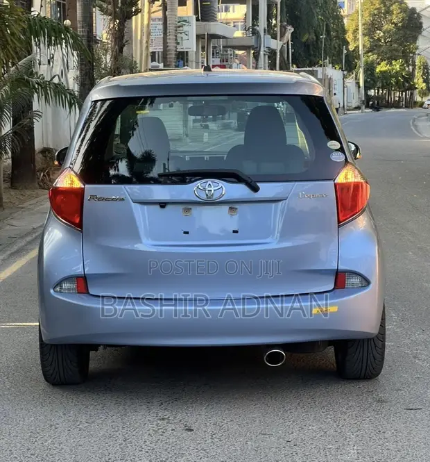 Toyota Ractis 2010 Blue - 1