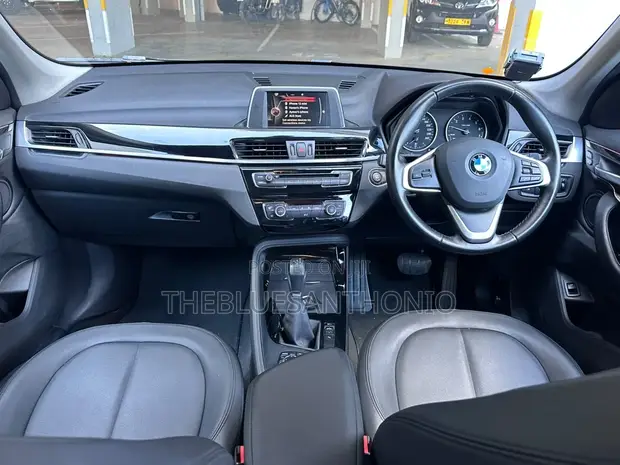 BMW X1 xDrive28i AWD 2016 SUV - 1