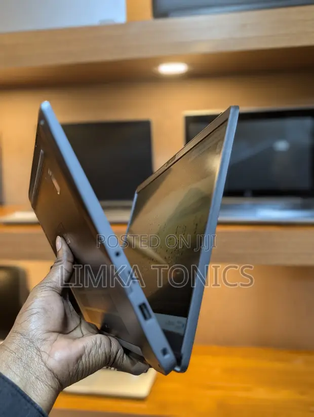 Laptop Mpya Dell Latitude 7400 - Core i5, 8GB RAM, 256GB SSD - 1