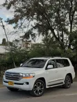 Toyota Land Cruiser 2015 Nyeupe - 2