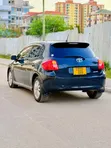 Toyota Auris 2010 Nyeusi - 4