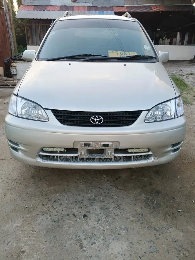 Toyota Corolla Spacio 1999 Silver - 1