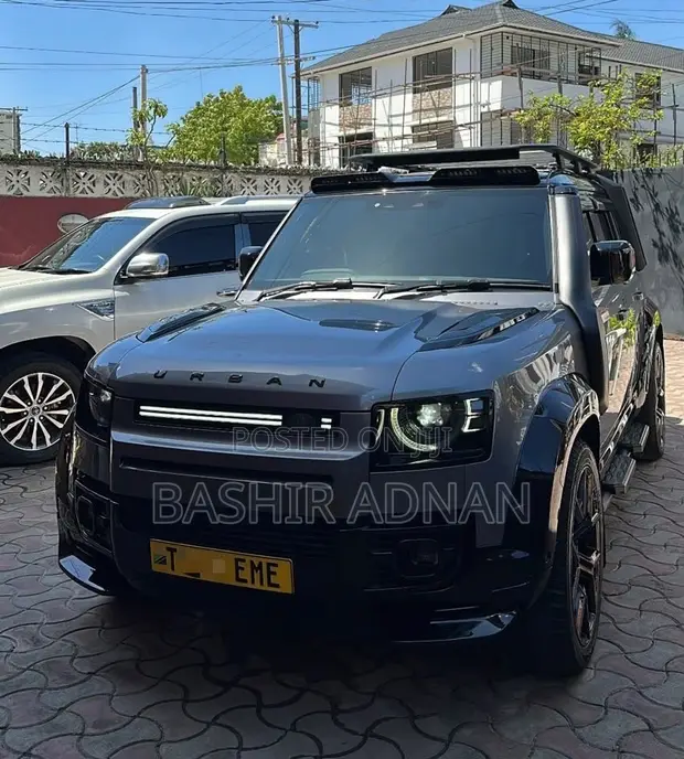 Land Rover Defender 2025 Grey - 1