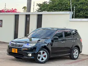 Subaru Forester 2010 Nyeusi
